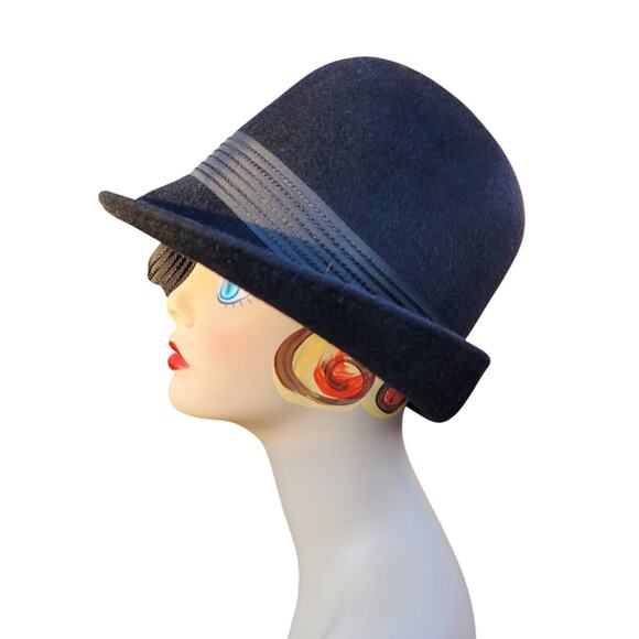 Vintage Ritz Henry Pollack Black Wool Cloche Hat Rhinestone Ribbon New York M